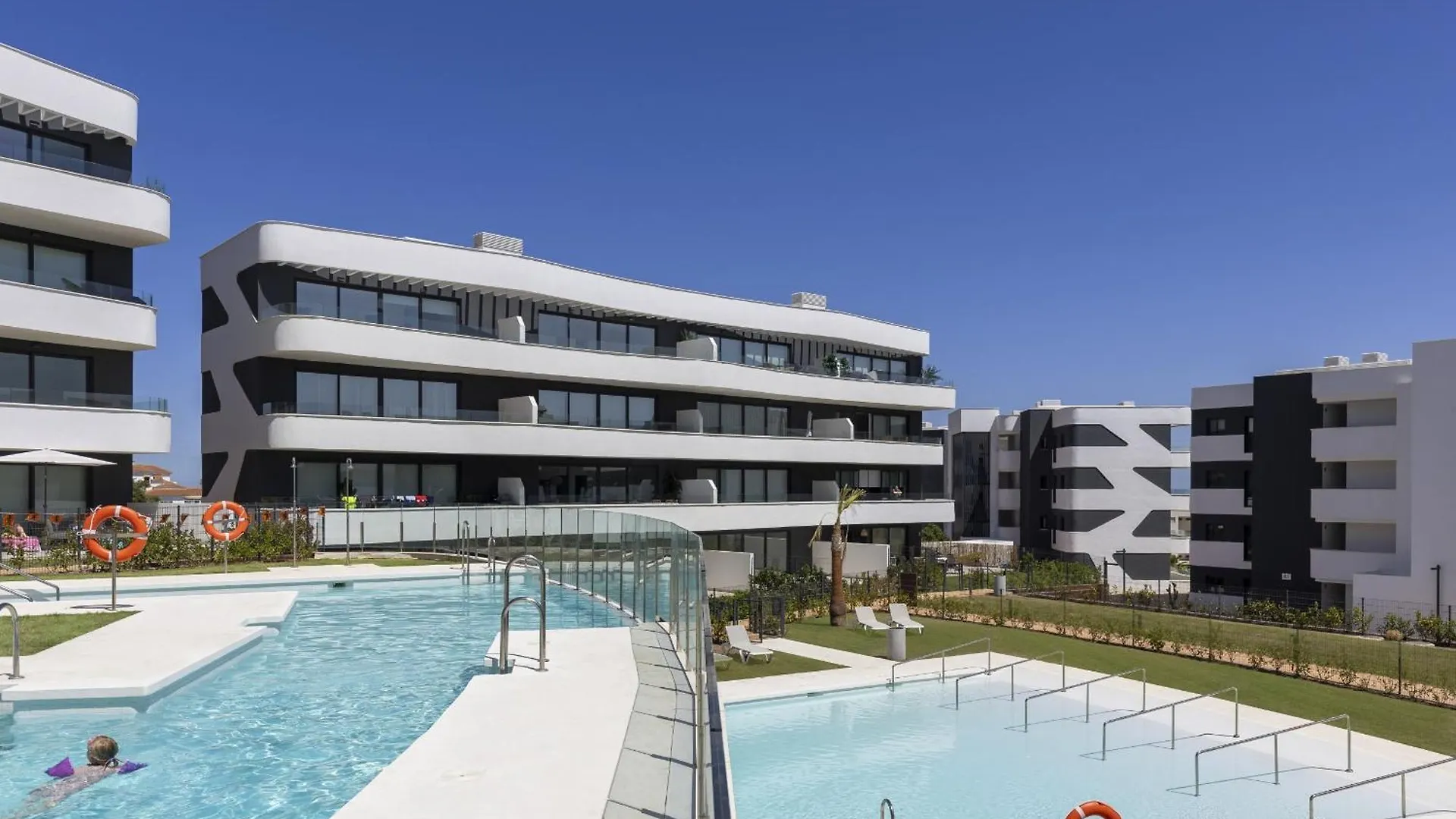 Panorama Top Floor Apartment In Higueron Fuengirola