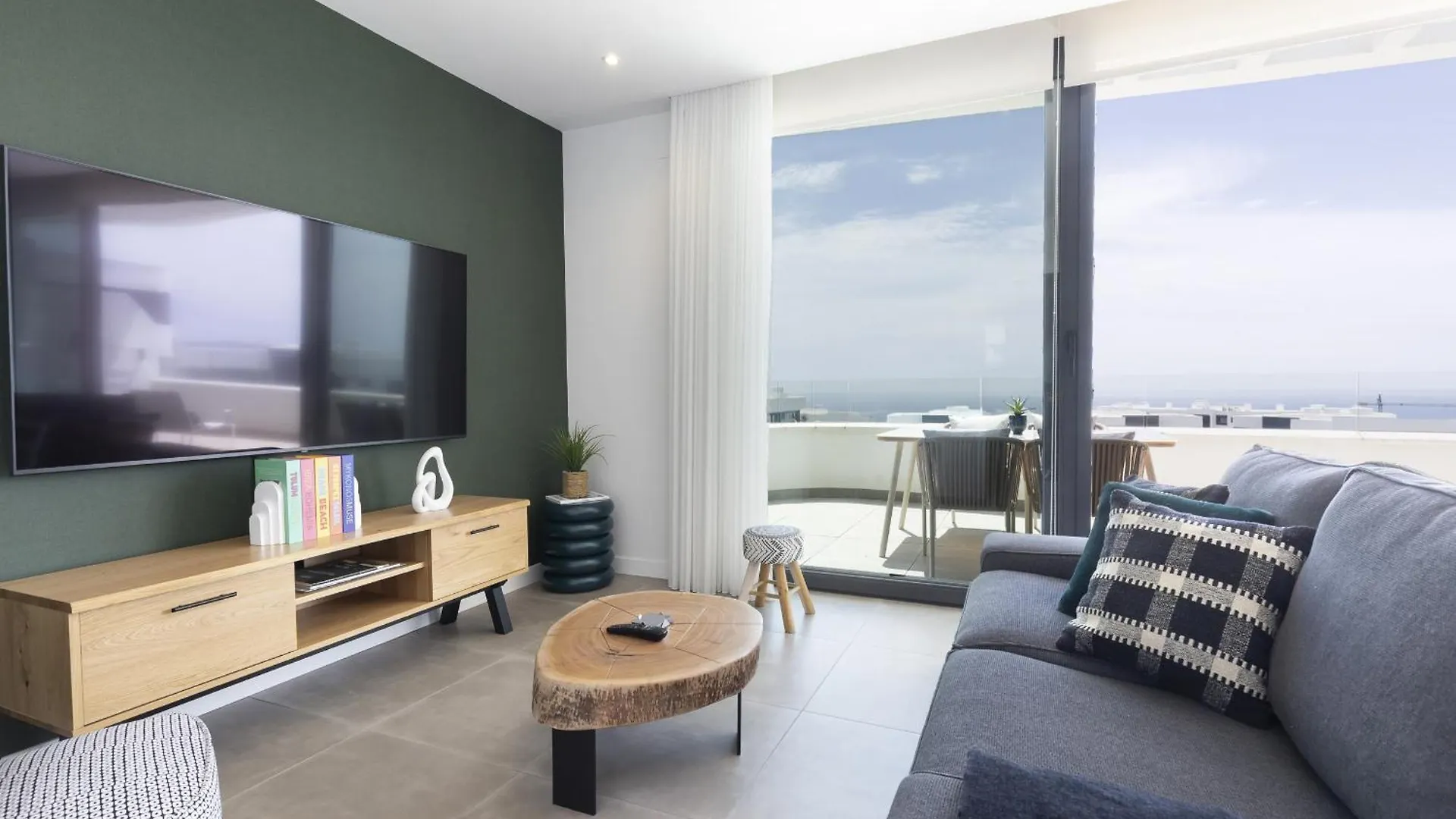 Panorama Top Floor Apartment In Higueron Fuengirola