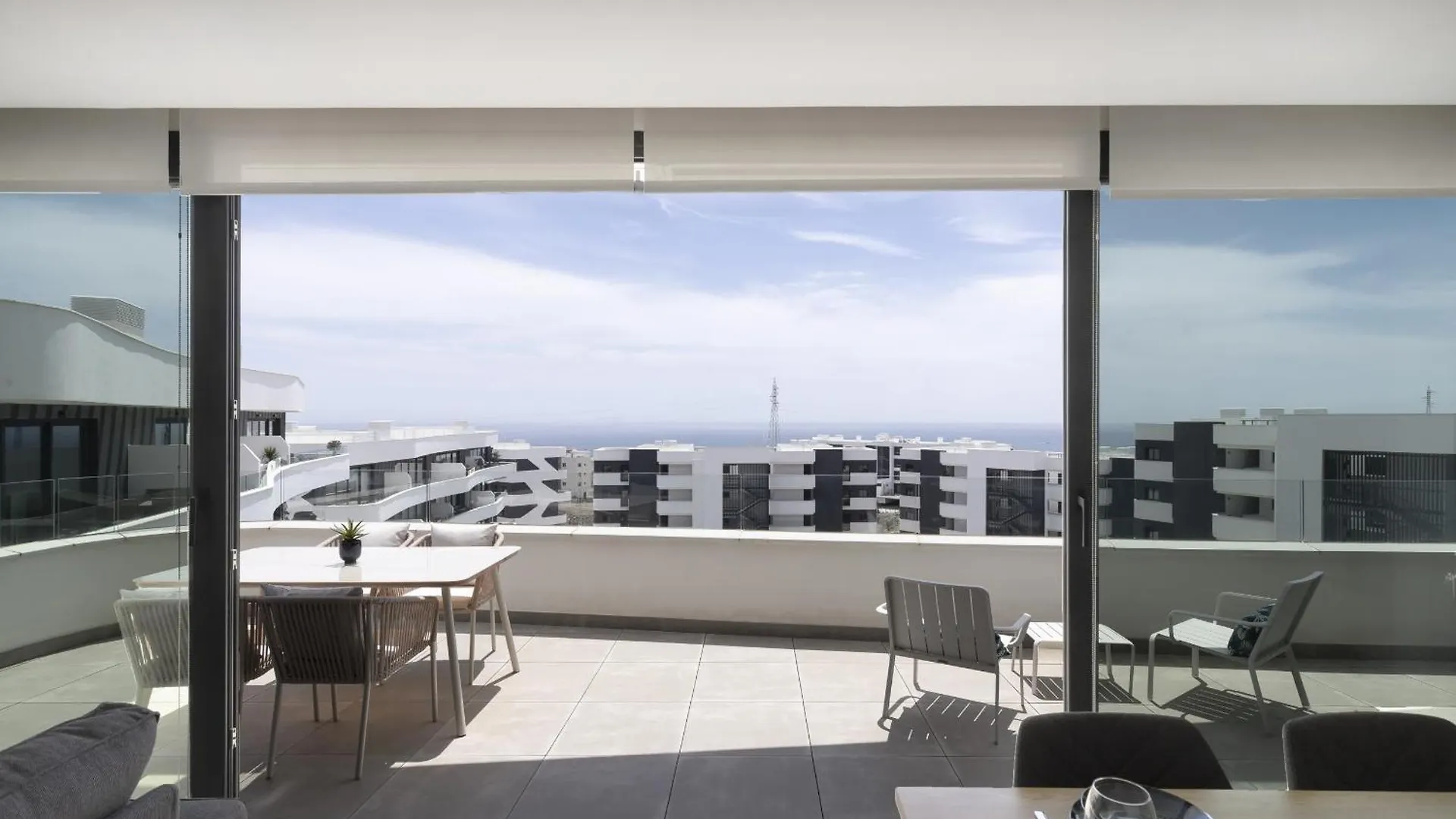 Panorama Top Floor Apartment In Higueron Fuengirola